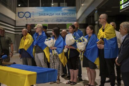 Ten Ukrainian POWs return home after being held for years by Russia