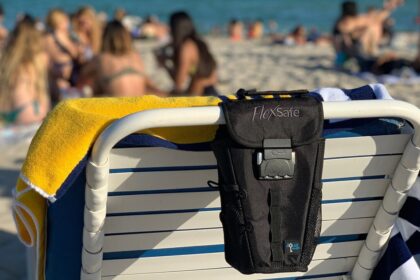 6 Best Anti-Theft Locking Beach Bags and Lock Boxes