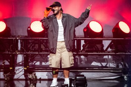 LOS ANGELES, CALIFORNIA - NOVEMBER 04: Feid performs at Microsoft Theater on November 04, 2021 in Los Angeles, California. (Photo by Timothy Norris/Getty Images)