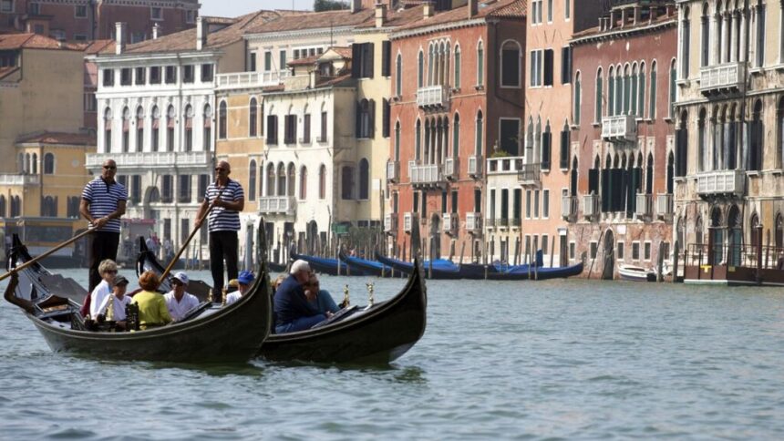 Venice limits tour groups to 25 people and bans megaphones in latest tourism crackdown