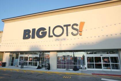 Big Lots conducts going-out-of-business sales after sale of company falls through