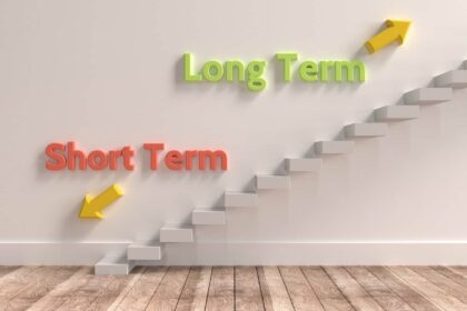 Long-term vs short-term investing concept on a staircase