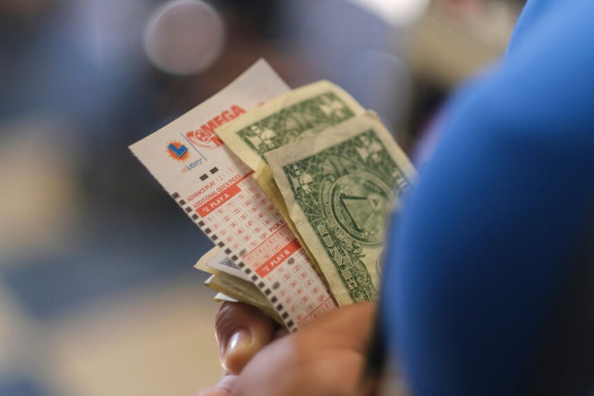 Mega Millions winner bags $1.22 billion