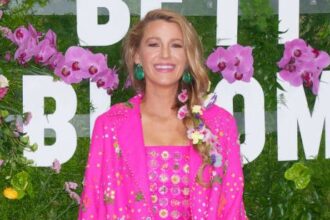 NEW YORK, NEW YORK - AUGUST 03: Blake Lively promotes "It Ends With Us" at Betty Blooms Pop-Up in Chelsea on August 03, 2024 in New York City. (Photo by Gotham/Getty Images)